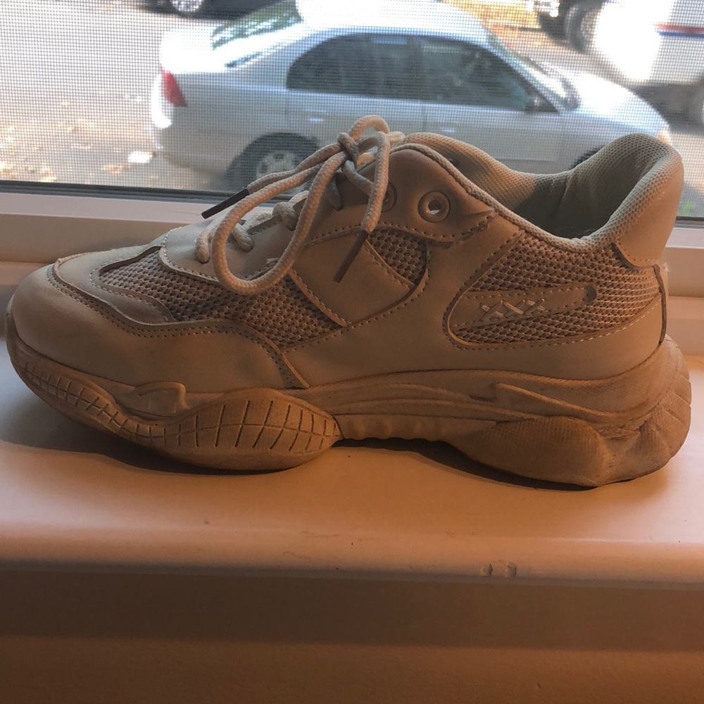 Nude chunky sneaker